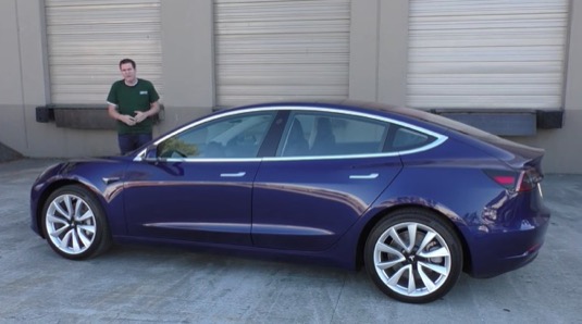 auto elektromobil Tesla Model 3 elektrické
