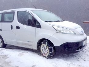 auto elektromobil Nissan e-NV200 sněhové řetězy