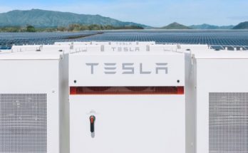 Tesla Powerpack baterie solární elektrárna Nový Zéland