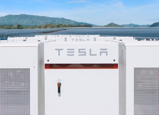 Tesla Powerpack baterie solární elektrárna Nový Zéland