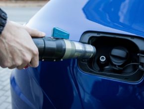 S modely na CNG lze ujet až 1300 kilometrů bez doplňování paliva díky nádržím na zemní plyn a benzin