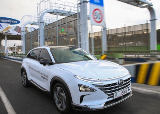 Elektromobil NEXO s palivovými články úspěšně dokončil nejdelší demonstrační autonomní jízdu úrovně 4 v Jižní Koreji.