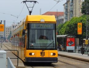 auto MHD městská hromadná doprava tramvaje Drážďany