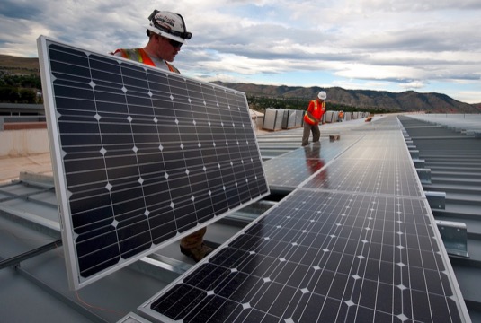 instalace solárních panelů fotovoltaické elektrárny