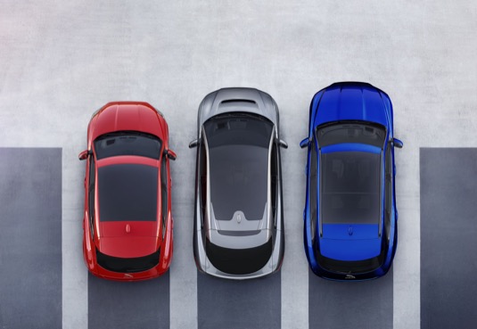 Model I-PACE je první elektrický vůz značky Jaguar a nejnovější člen rodiny PACE. Cena a podrobné specifikace budou oznámeny již brzy. Oficiálně se I-PACE představí veřejnosti na autosalonu v Ženevě 6. března.