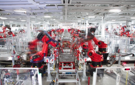 auto elektromobily výroba Tesla Fremont továrna