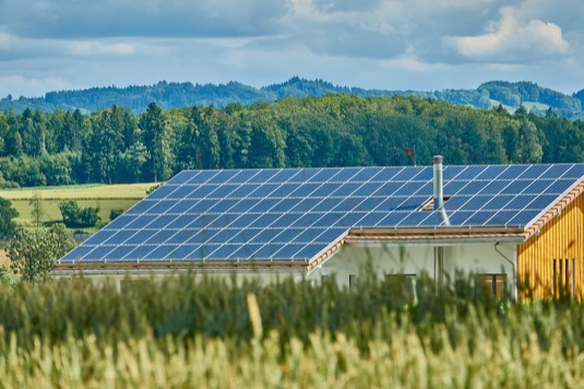 Vysoutěžené ceny solární elektřiny v Německu se blíží cenám na burze.