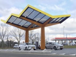 auto Fastned rychlonabíjecí stanice pro EV De Watering A8 Amsterdam