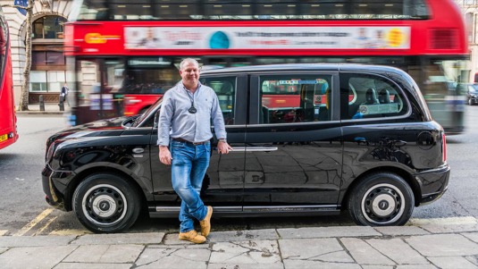 Nový plug-in hybridní taxík LEVC TX, známý také jako TX eCity, vyrábí společnost London EV Company (LEVC) se sídlem v Coventry. Dnes ovšem patří čínské automobilce Geely.
