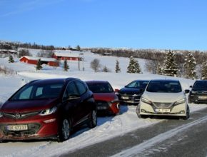 auto elektromobily test Norsko Nissan Leaf, BMW i3, Volkswagen e-Golf Opem Ampera-E Hyundai Ioniq Electric