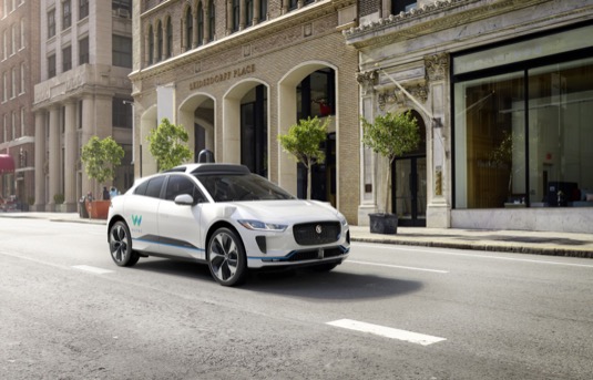 Model Jaguar I-PACE bude prvním prémiovým samořídícím elektrickým vozem ve flotile společnosti Waymo.