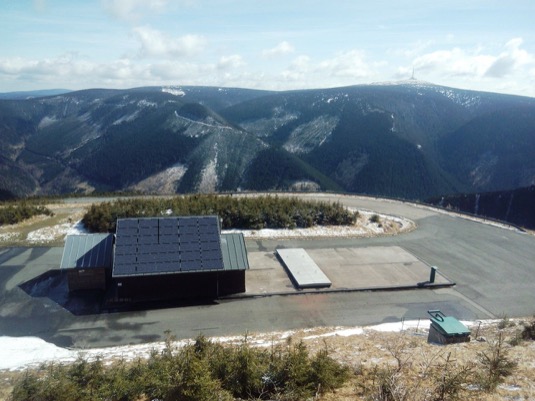ČEZ ESCO instalovala na Dlouhých stráních nejvýše položenou fotovoltaickou elektrárnu v Česku