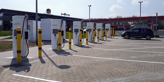 auto elektromobily ultra-rychlonabíjecí stanice Ionity Německo