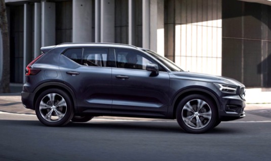 auto nové Volvo XC40 první elektromobil značky