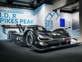 Elektricky poháněný supersportovní vůz odhalen: Volkswagen I.D. R Pikes Peak