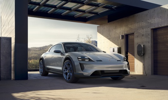auto elektromobil Porsche Mission E Cross Turismo