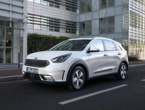 Kia Niro Plug-in Hybrid už je na českém trhu k dispozici, brzy přibude také čistý elektromobil Kia Niro EV.