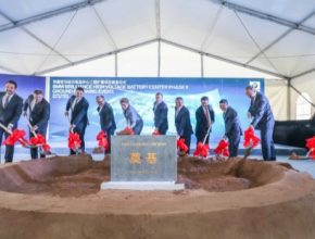 auto začíná druhá fáze stavby továrny na baterie společného podniku BMW Brilliance Automotive (BBA) v Číně.