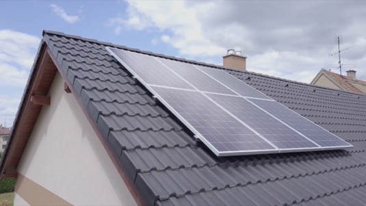 solární fotovoltaické panely elektrárna E.ON