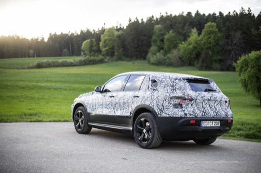 auto elektromobil Mercedes-Benz EQC, první plně elektrické SUV značky Mercedes.