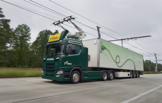 V roce 2016 dodala Scania po celém světě 73 100 nákladních automobilů, 8 300 autobusů a také 7 800 průmyslových a lodních motorů.