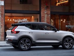 auto Volvo XC40