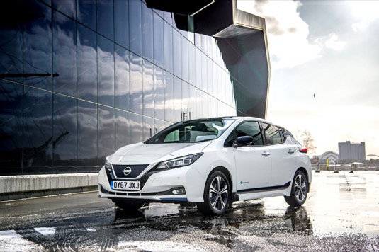 auto elektromobil nový Nissan Leaf