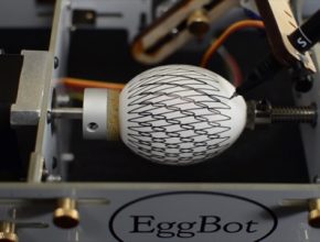 Samostatná Fakulta elektrotechnická ČVUT vznikla v roce 1950. V dnešní době se skládá ze 17 kateder umístěných ve dvou budovách: v rámci hlavního kampusu ČVUT v Dejvicích a v naší historické budově na Karlově náměstí. Fakulta elektrotechnická poskytuje prvotřídní vzdělání v oblasti elektrotechniky a informatiky, elektroniky, telekomunikací, automatického řízení, kybernetiky a počítačového inženýrství.