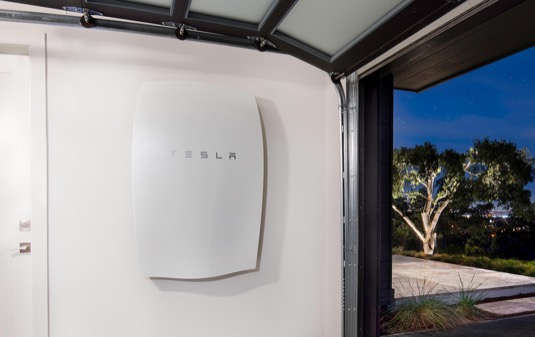 Domácí bateriové úložiště energie Tesla Powewall