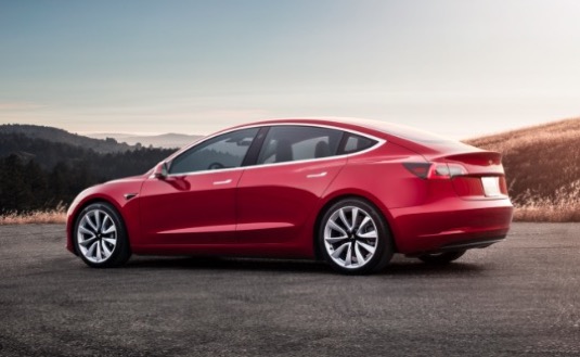 auto elektromobil Tesla Model 3 baterie výroba nejprodávanější