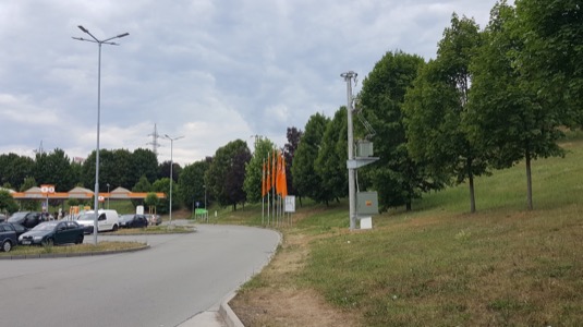 Obchodní řetězec Globus už dříve řekl, že elektromobilitu chce budováním nabíječek u svých prodejen podpořit.