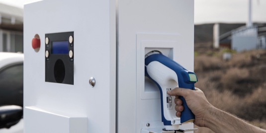 Konektor CHAdeMO na nabíjecí stanici Nissan