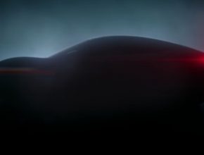 Koncept Porsche Mission E už stuttgartská automobilka mnohokrát ukázala. Jak moc se bude lišit výrobní verze bychom se měli dozvědět již brzy.