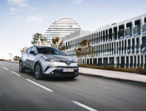 Hybridní auto Toyota C-HR
