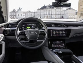 Prototyp Audi e-tron umožňuje kombinací elektrického pohonu a komfortního, velmi kvalitního interiéru nové vnímání mobility.