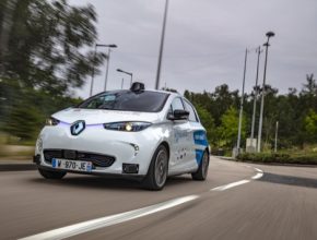 auto elektromobil Renault Zoe autonomní robotický vůz