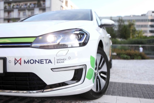 Urychlit rozvoj elektromobility v celé České republice se rozhodla MONETA Money Bank.