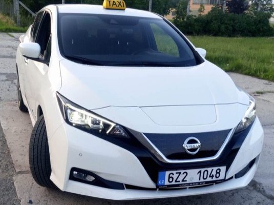auto elektromobil Nový Nissan Leaf