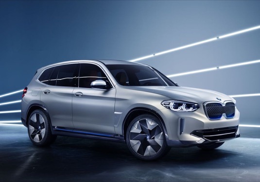 auto elektromobil BMW iX3