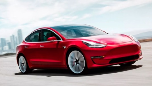 elektromobil Tesla Model 3 bude v Evropě oficiálně představen na britském Goodwoodském festivalu rychlosti 2018.