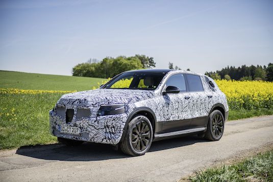 auto elektromobil Mercedes-Benz EQ C