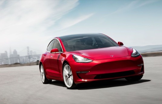 auto elektromobil Tesla Model 3