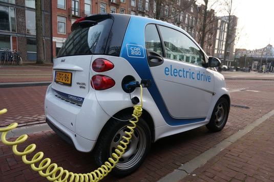 auto elektromobil Smart ED ve službě sdílení aut Car2Go v Amsterdamu