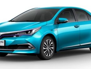 auto Toyota Corolla PHEV plug-in hybrid Čína