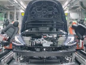 auto elektromobil Tesla Model 3 výroba