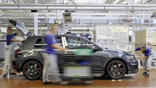 auto výroba Volkswagen Golf ve Wolfsburgu