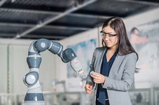 robot ABB IRB
