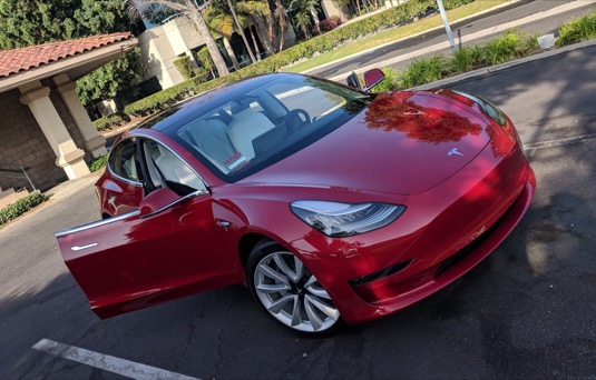auto elektromobil Tesla Model 3