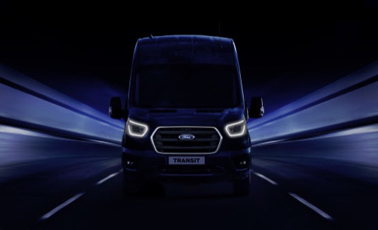 Ford představí na veletrhu užitkových automobilů novou generaci modelů Transit se zabudovanou konektivitou a elektrifikovaným pohonem