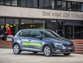 Studenti a pedagogové si mohou v Praze pronajmout jeden z 15 vozů Škoda Fabia Style.